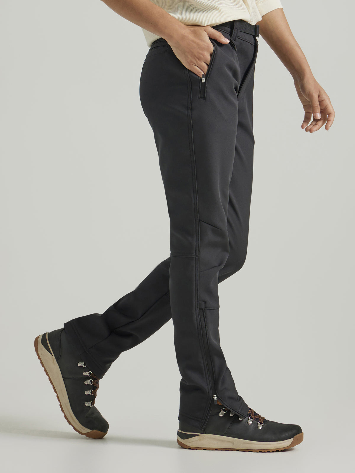 Softshell Pant in Jet Black