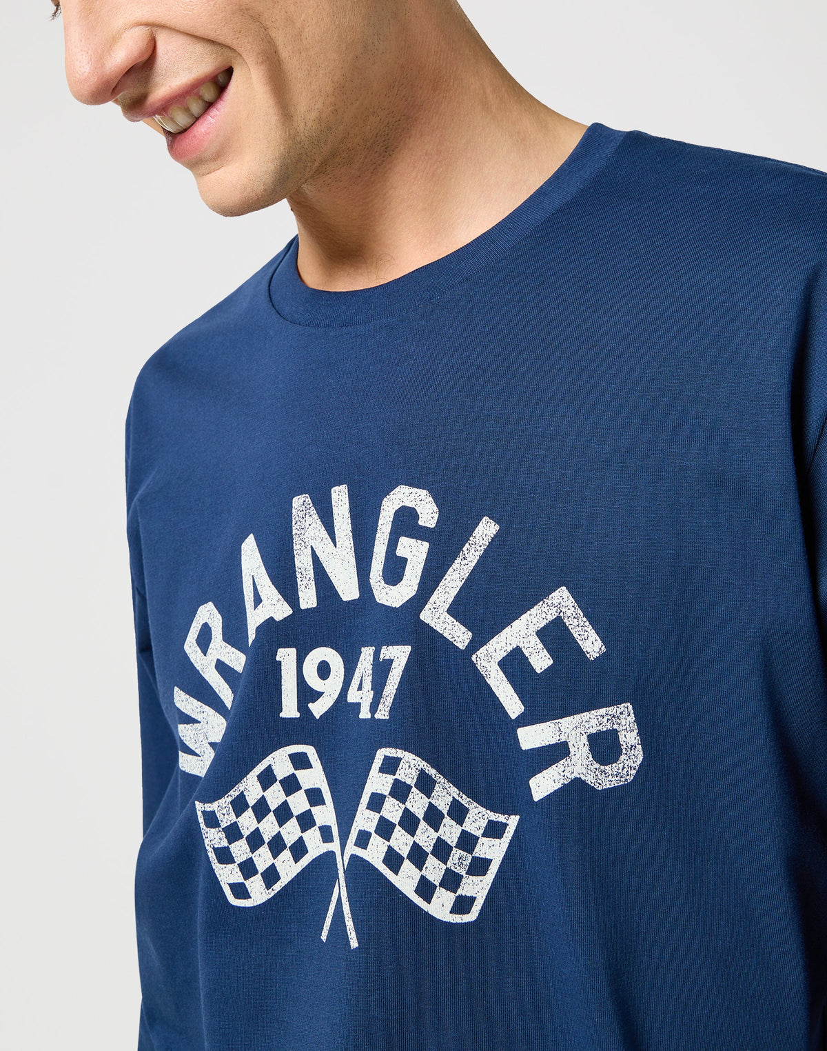 Longsleeves Graphic Tee in Navy