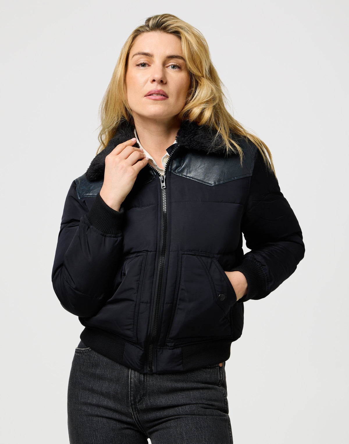 Western Puffer in Black