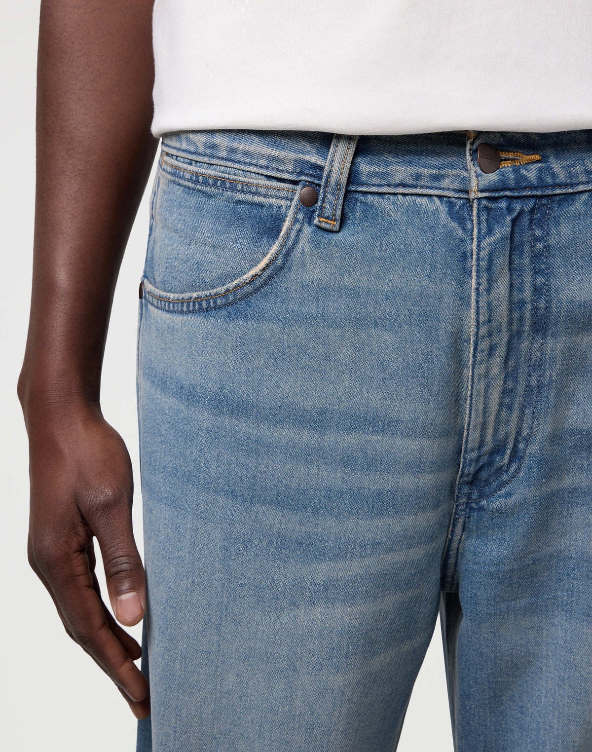 Loose Straight in Authentic Medium