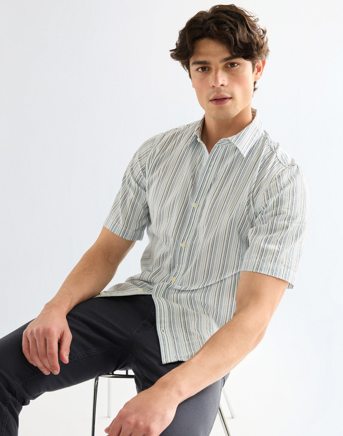 Shortsleeve Shirt in True Navy