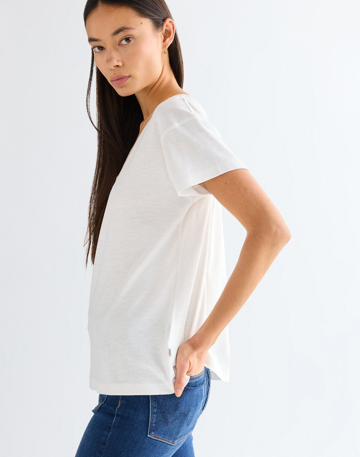 Easy V Neck in Bright White