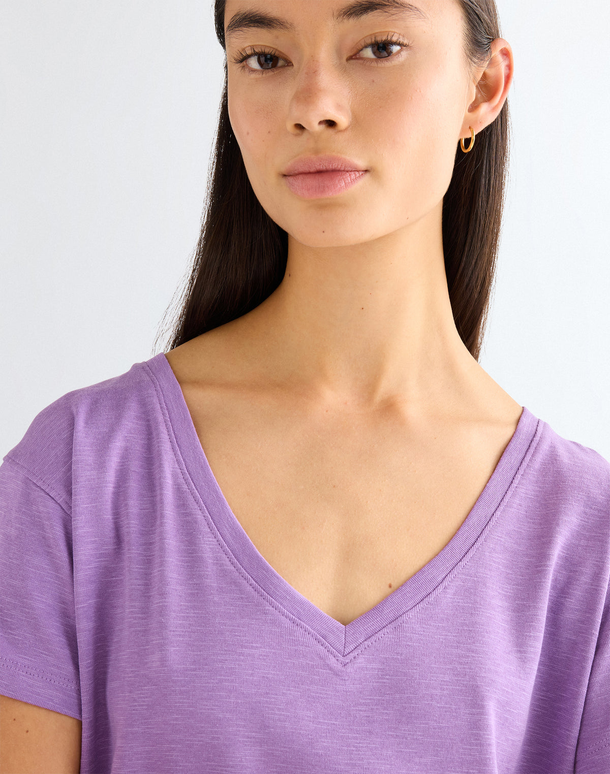 Easy V Neck in Bellflower