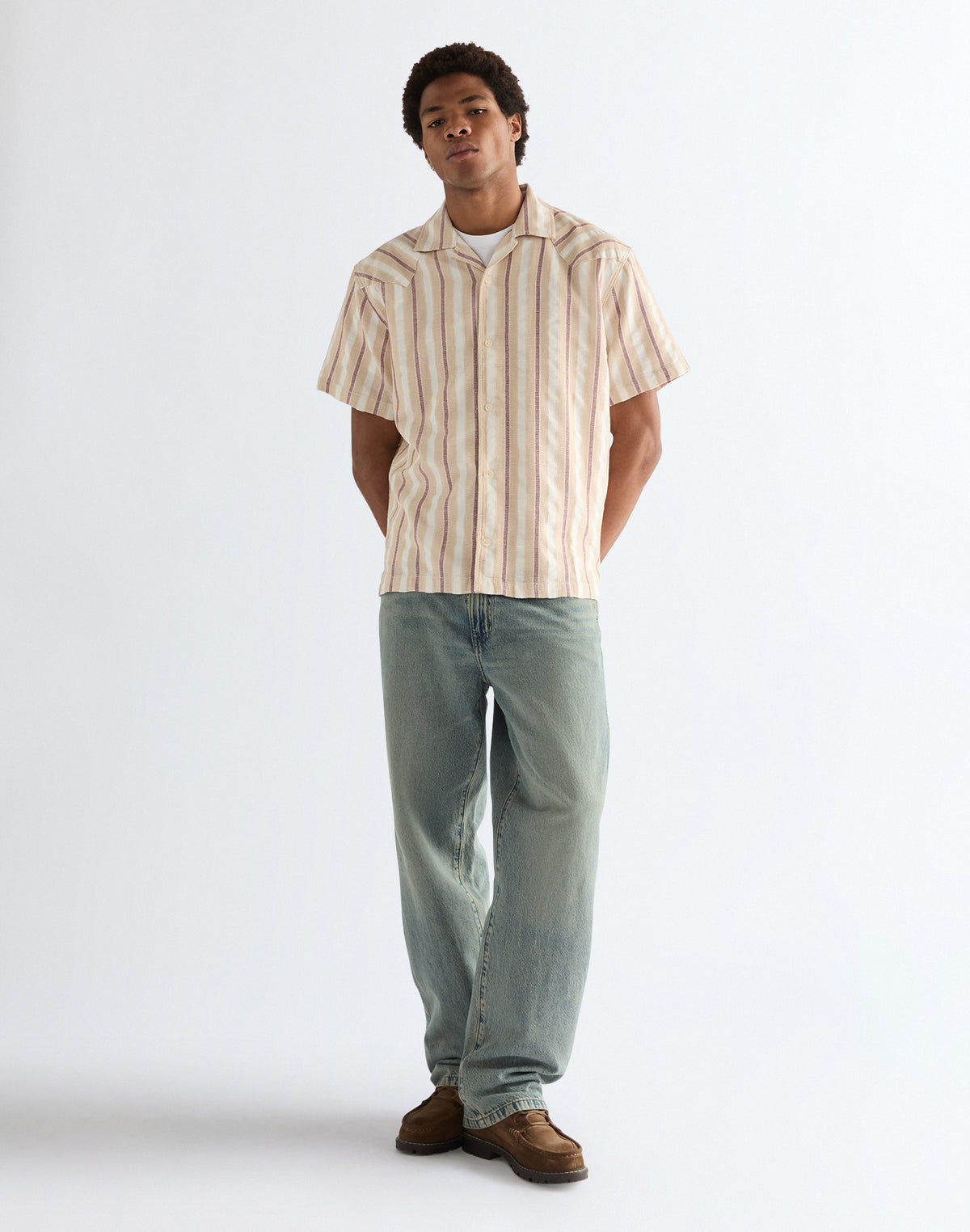 Shortsleeve W Resort Shirt in Tan Ruby Wine