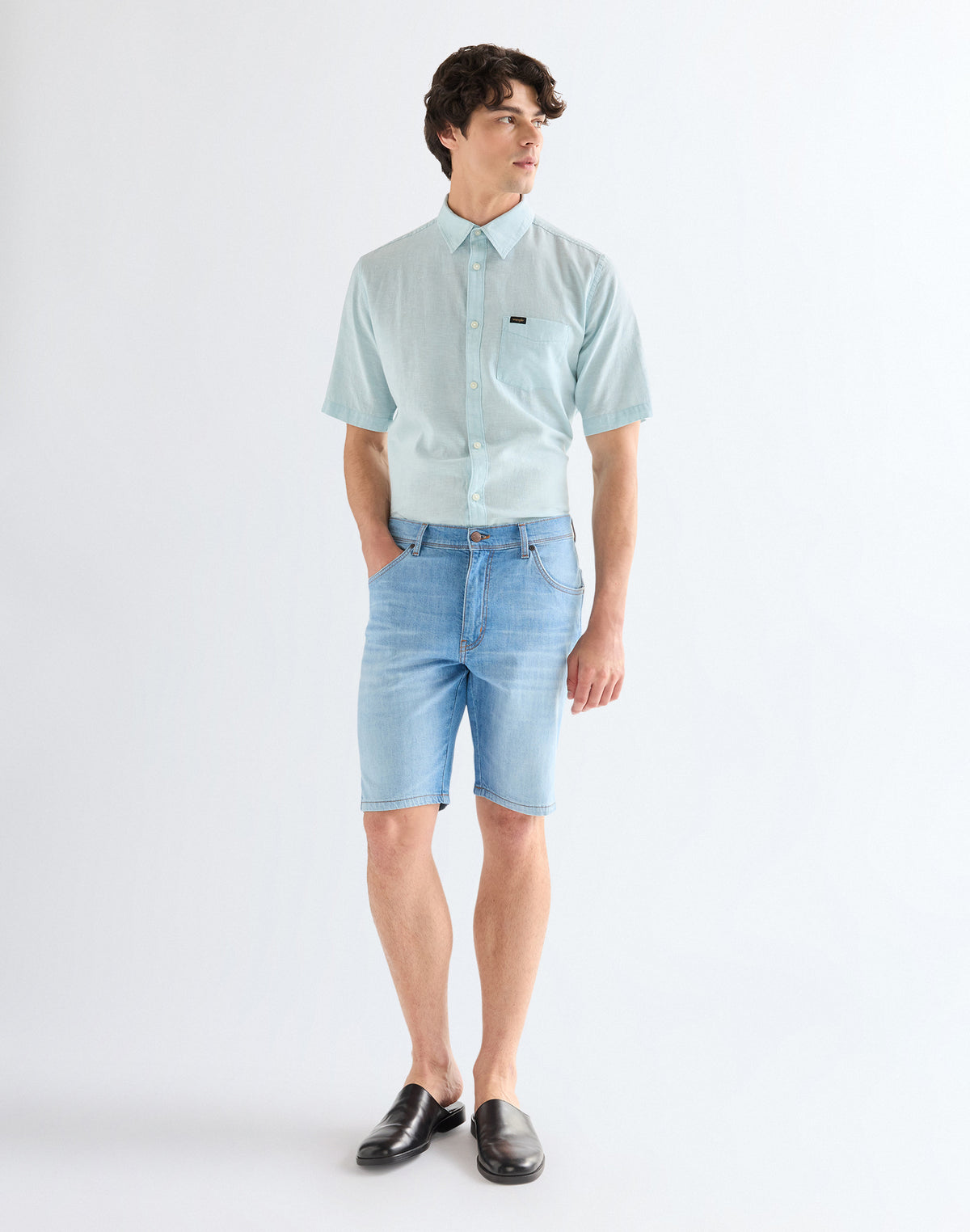Texas Shorts in Light Wash
