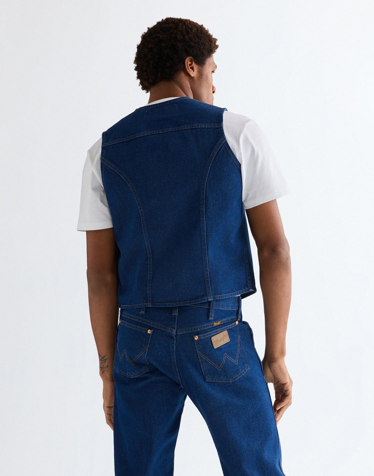 Cowboy Cut Vest in Prewashed Indigo
