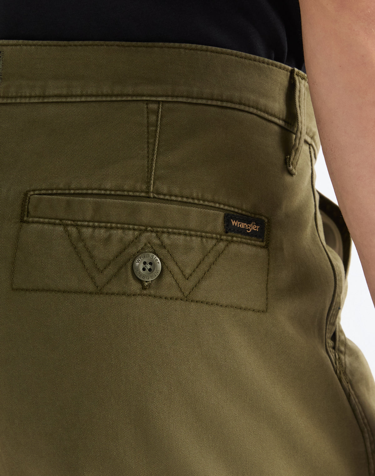 Chino Shorts in Olive Night