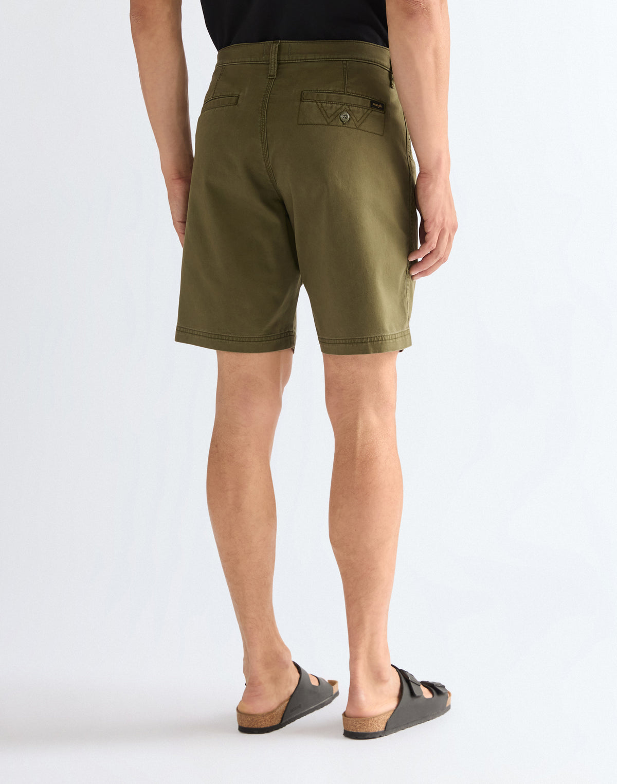 Chino Shorts in Olive Night