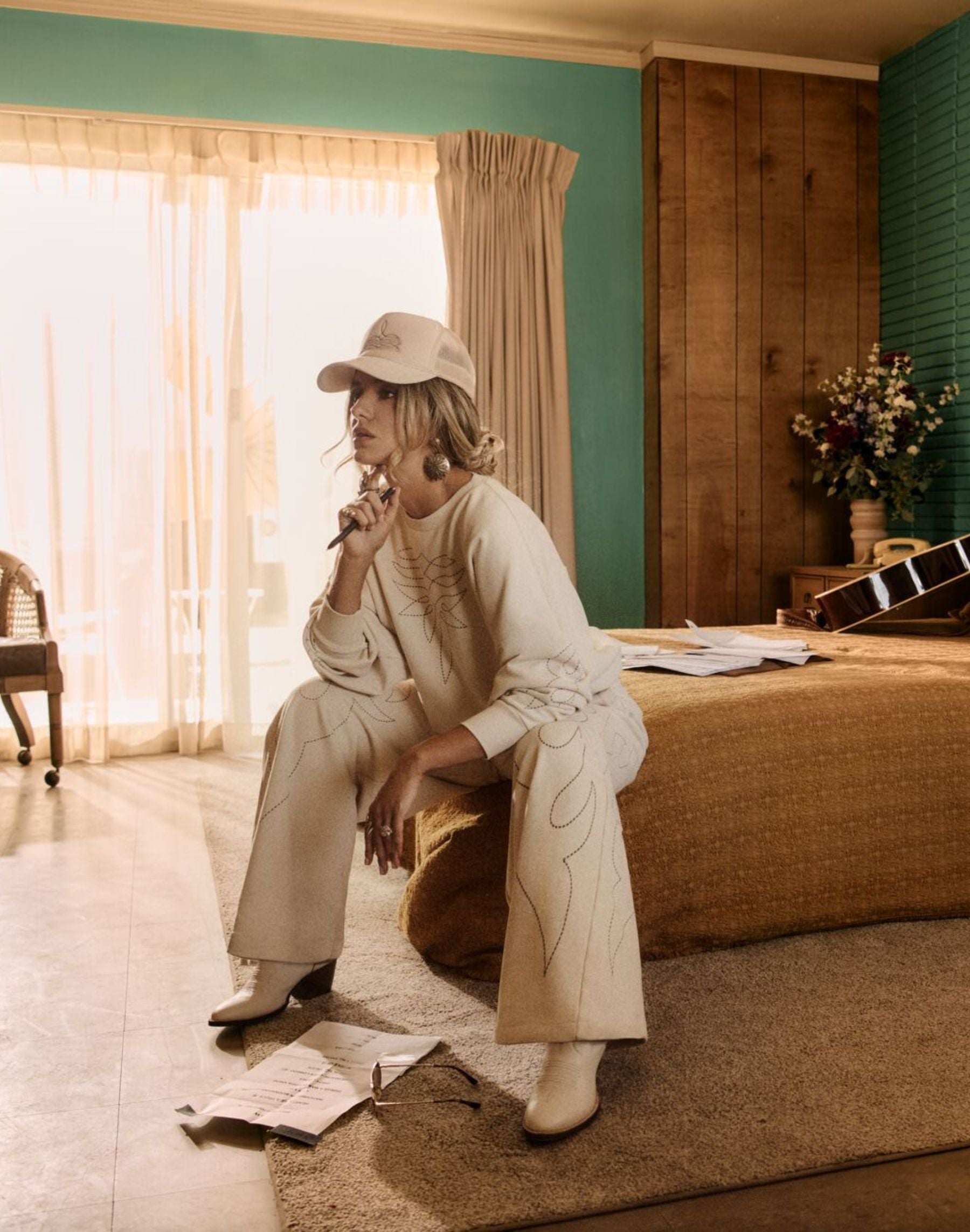 Cowboy Sweatshirt in Cream