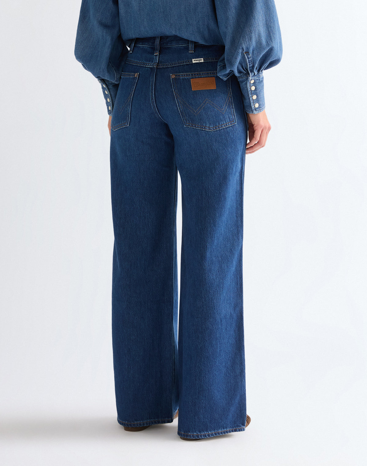 World Wide in Eclipse Deep