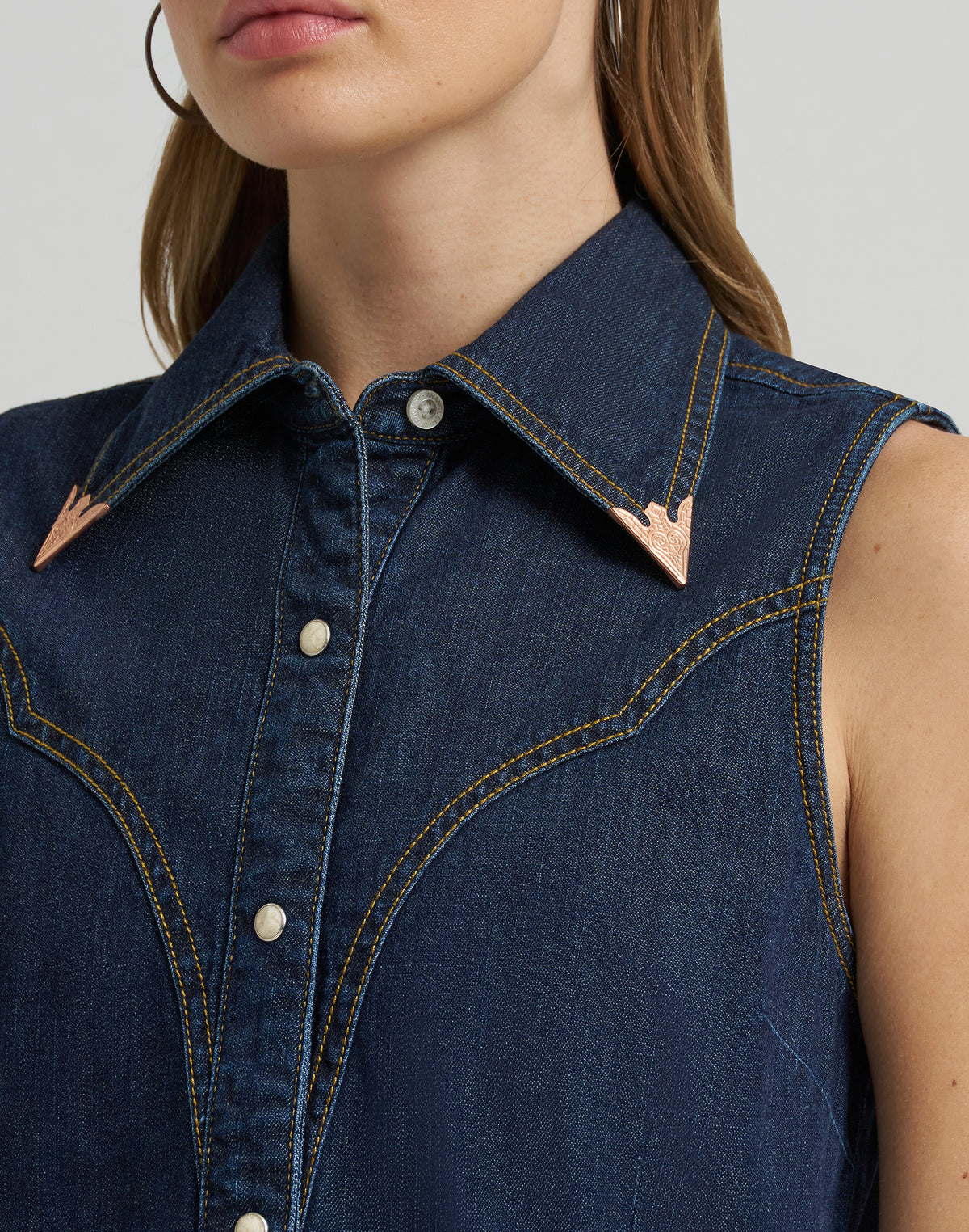 Sleeveless Shirt in Rinse