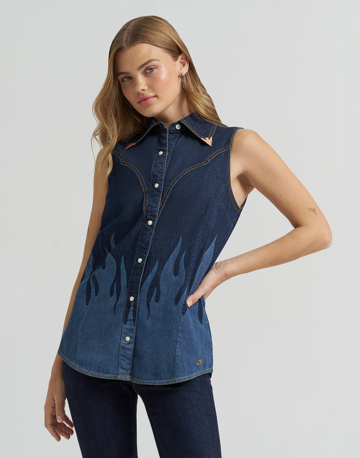 Sleeveless Shirt in Rinse