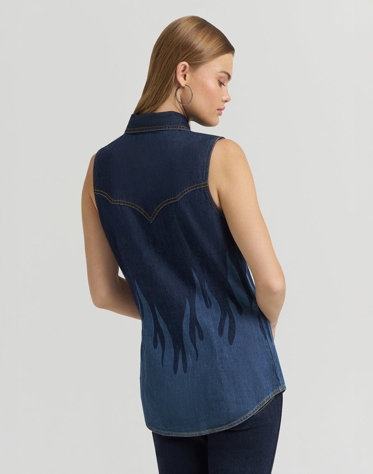 Sleeveless Shirt in Rinse