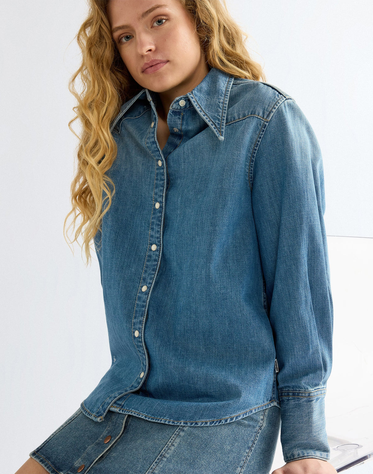 Jeanshemd Drama Collar in Classic Fade