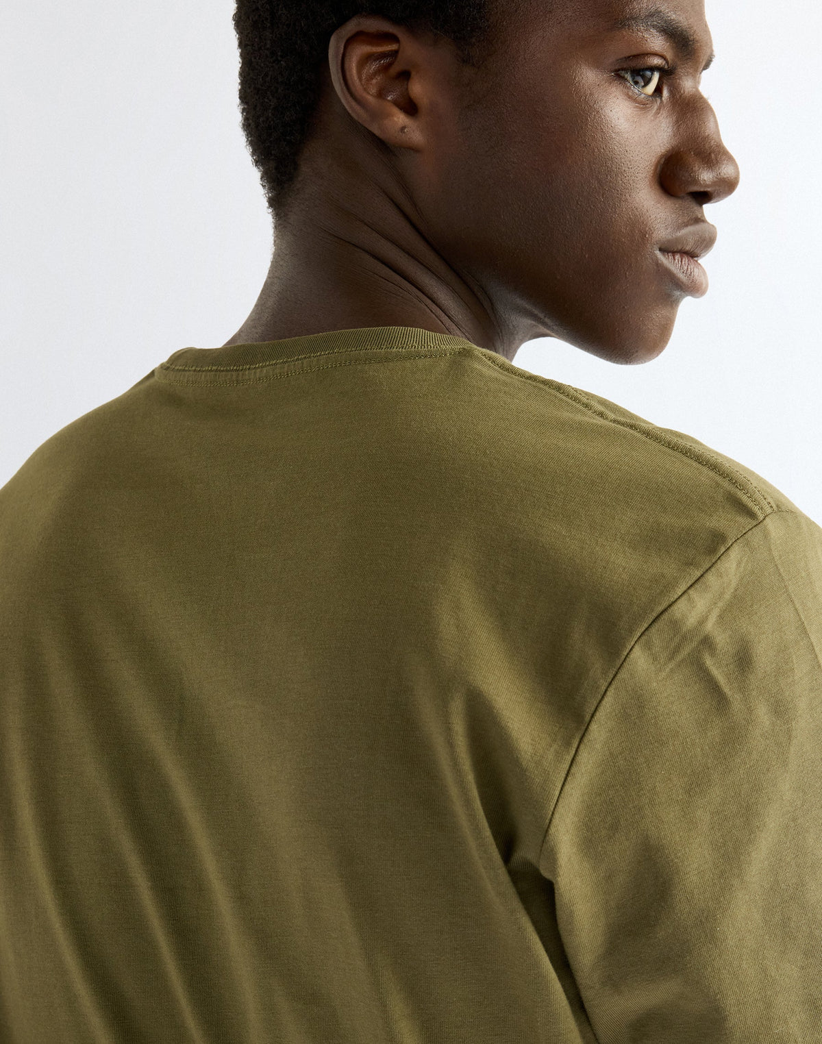 T-Shirt Small Graphic in Olive Night