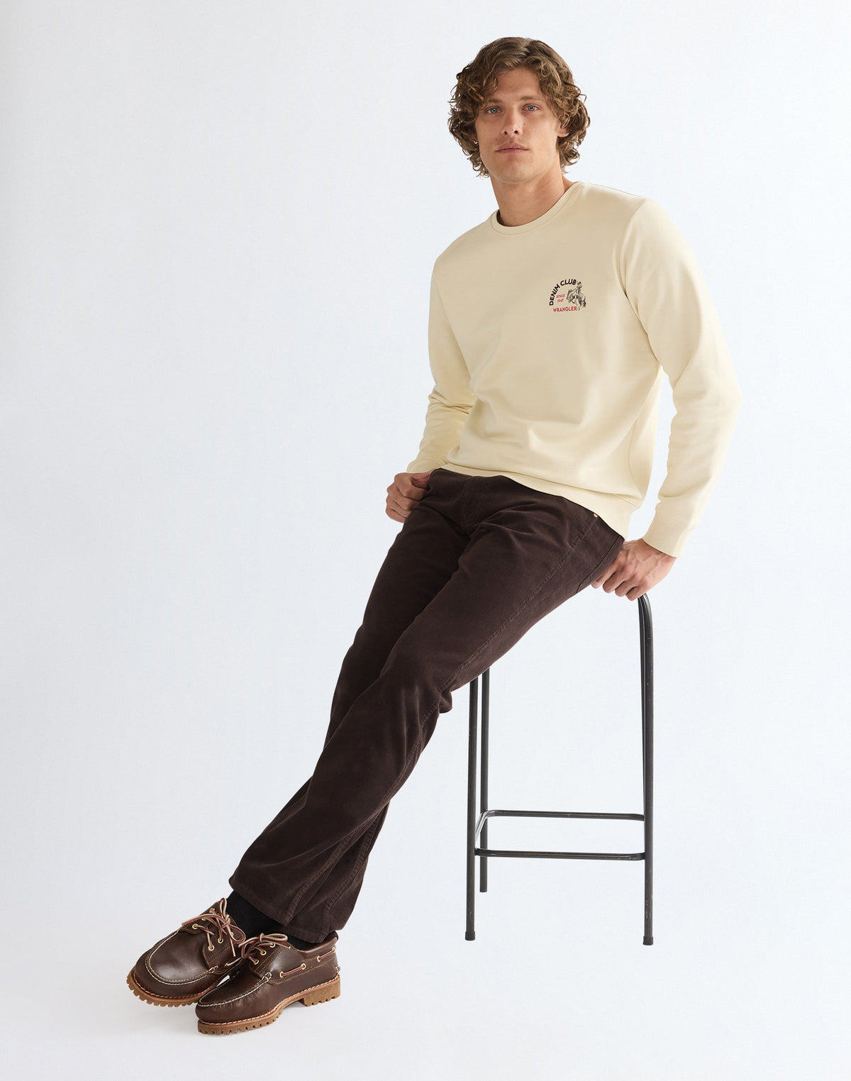 Sweatshirt Small Graphic in Almond Milk
