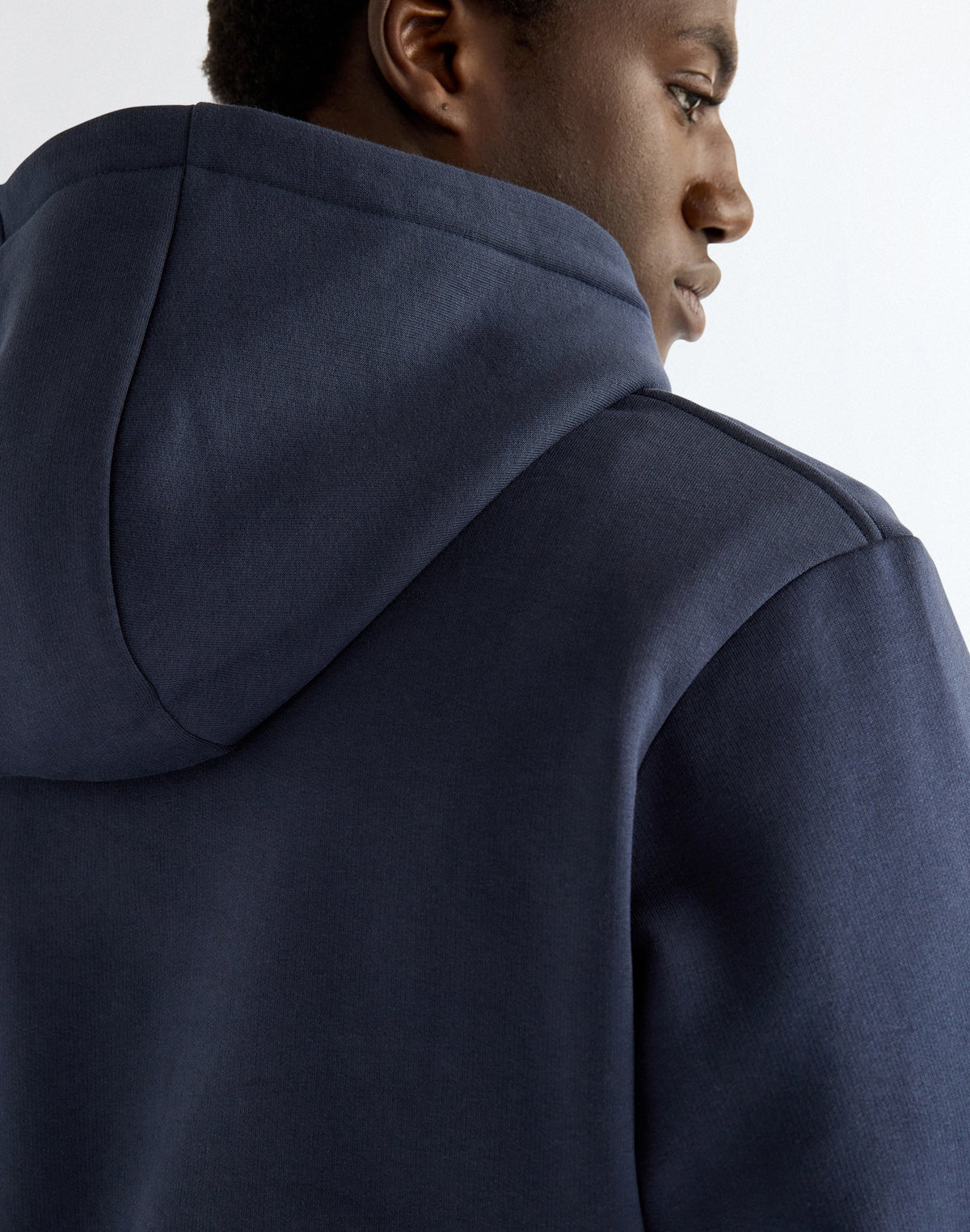 Kapuzenpullover Embroidery in Dark Sapphire