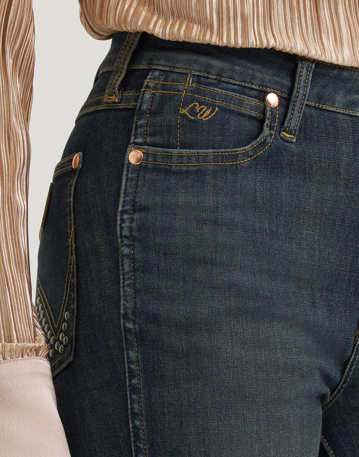 Jeans Boot Hugger in Dark Denim