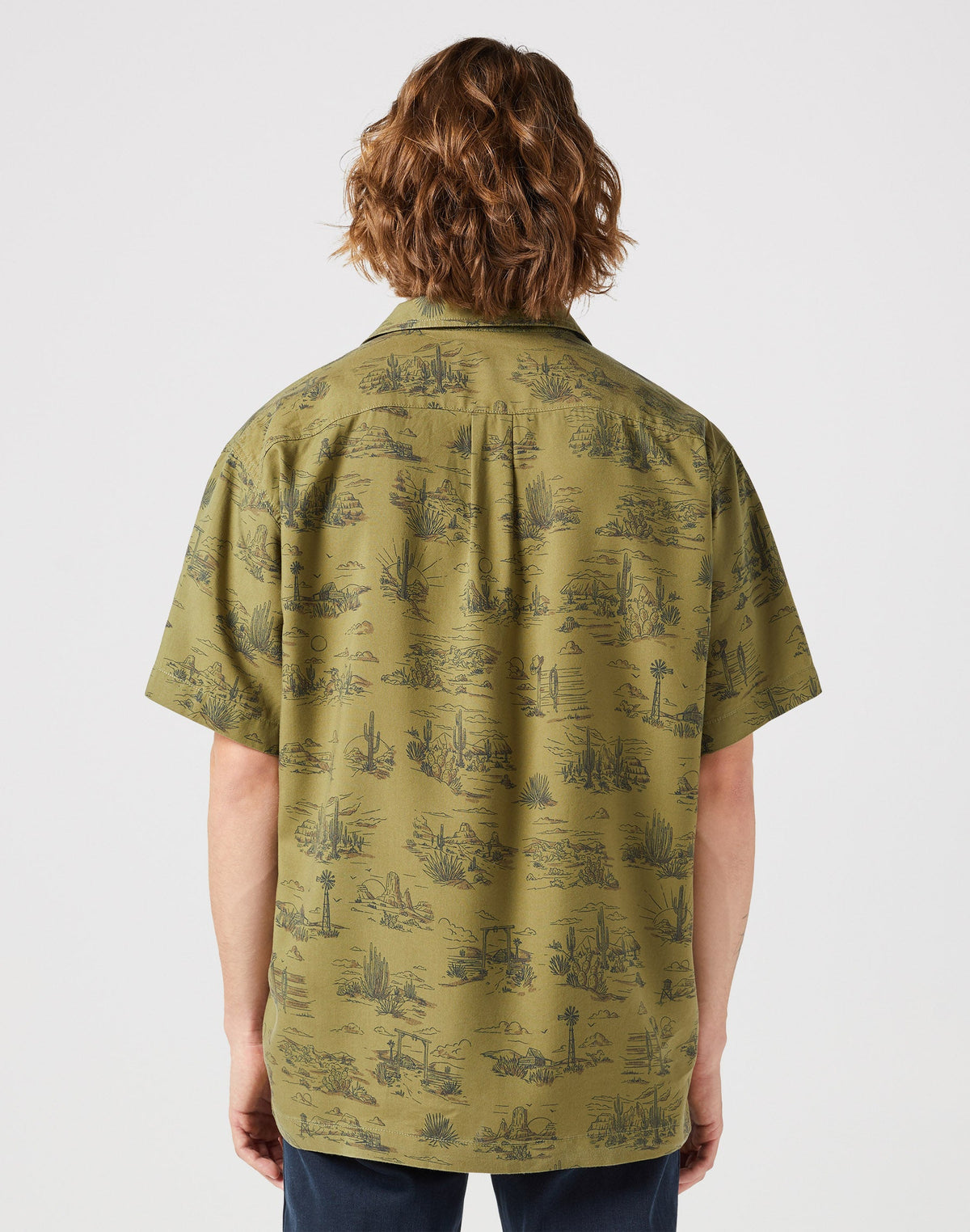 Resort Shirt in Olive Scenic